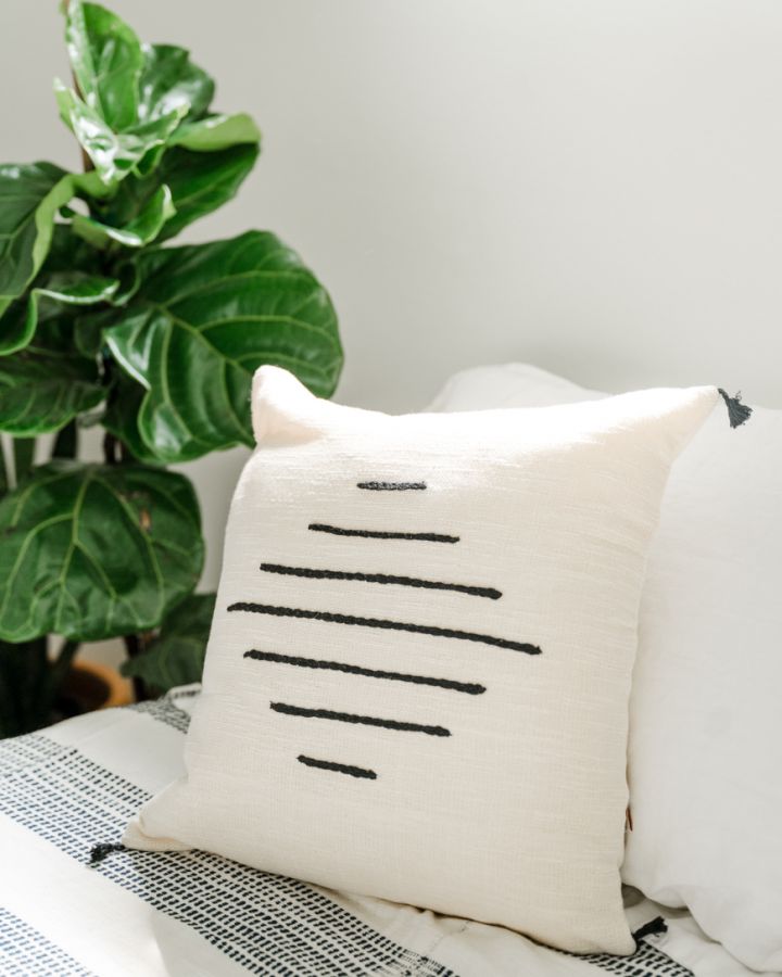 18" Hela Pillow Cover | Embroidered Cotton