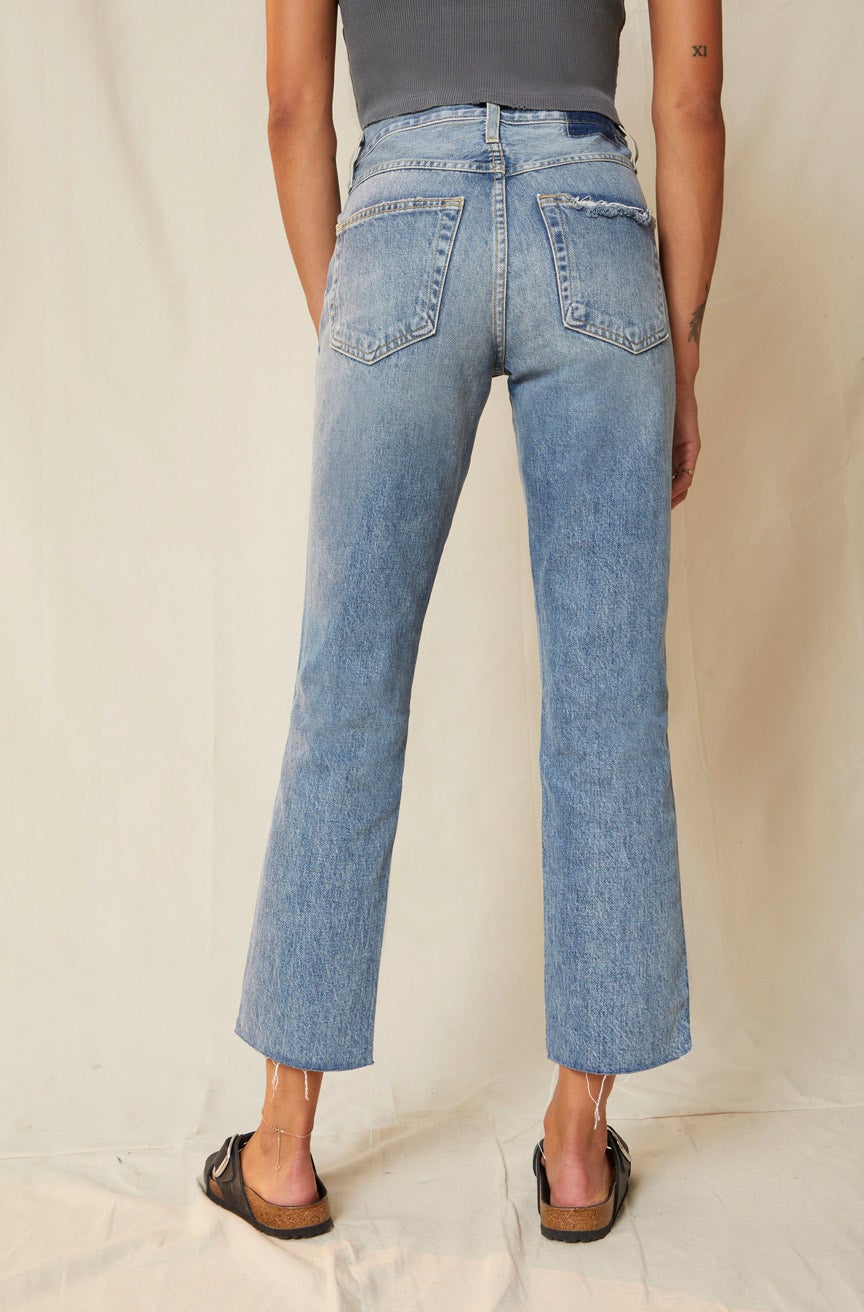 AMO Denim Women's Made in USA Cotton Denim Loverboy Boyfriend Light Wash Jeans