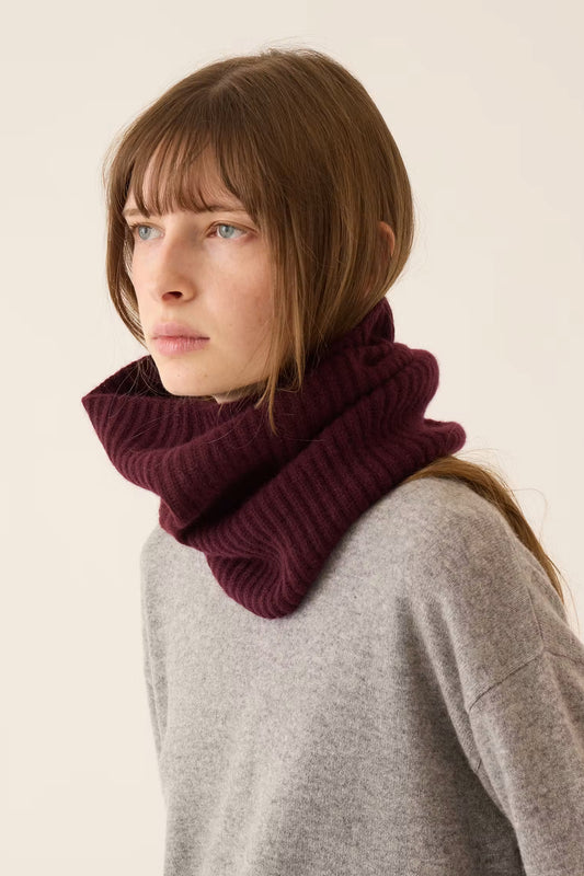 Aspen Cashmere Muffler | Garnet Red
