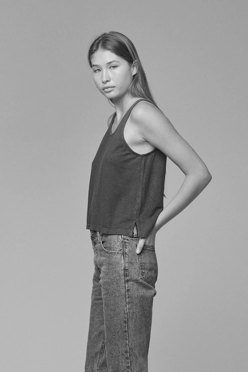 JUNGMAVEN_Made in USA Basics_Classic Cropped Tank Top_Oatmilk Hemp and Organic Cotton Fabric