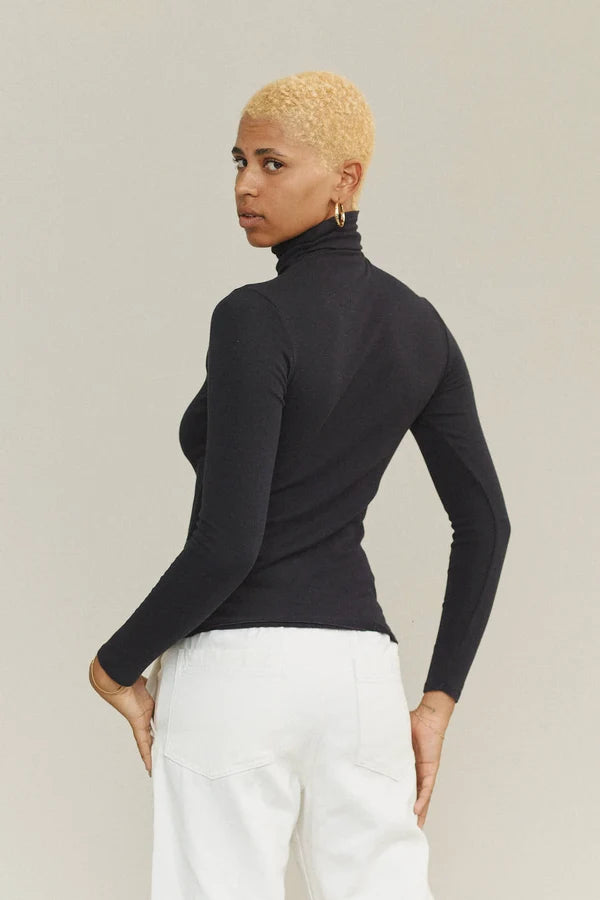 Whidbey Turtleneck | Black Organic