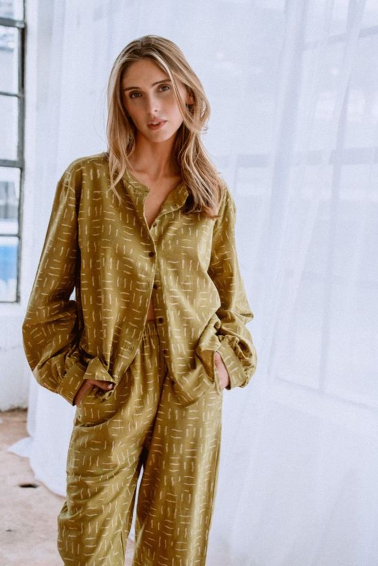 Twiggy Alys Blouse | Olive Cotton