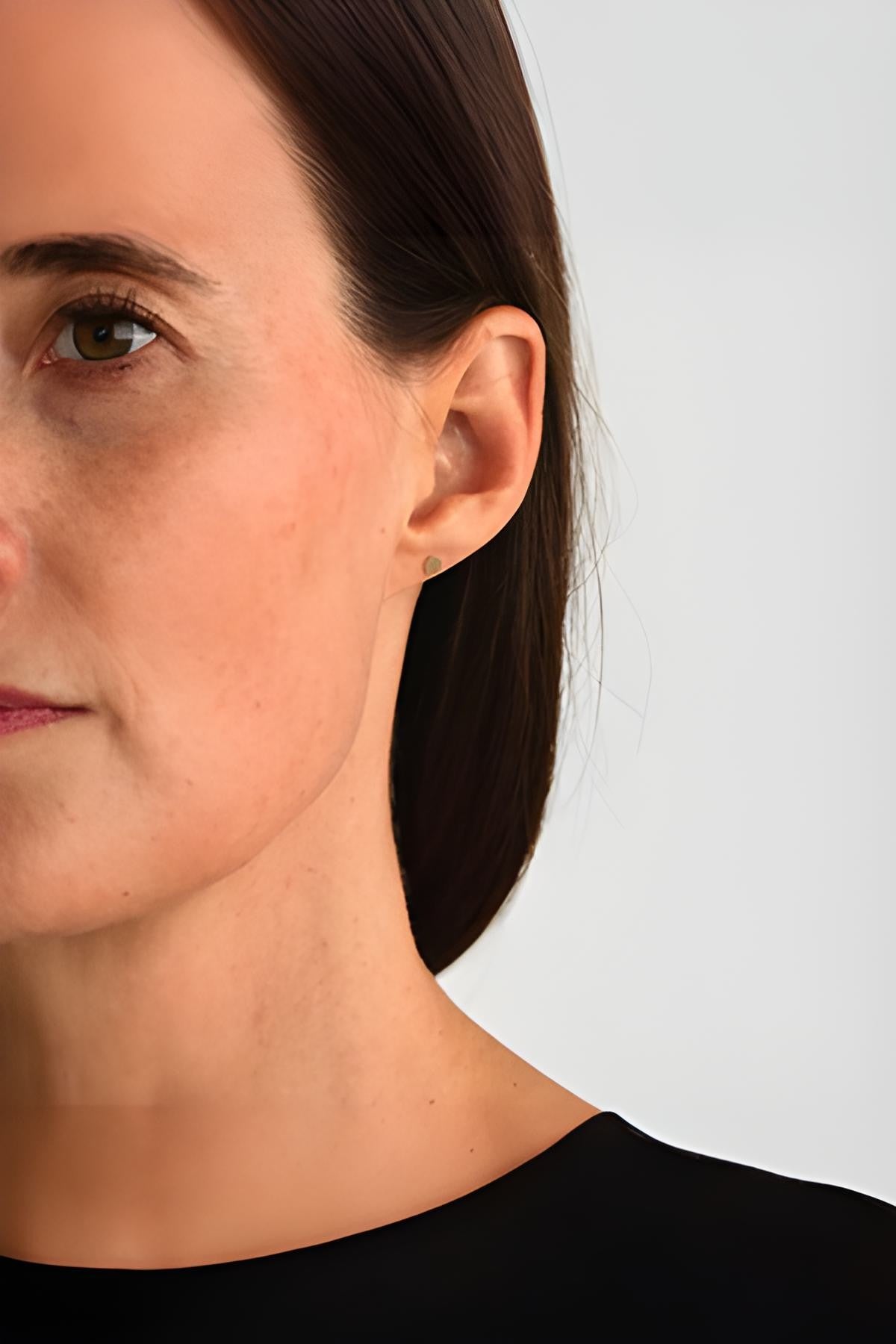 Mia Flat Circle Studs | Gold Fill