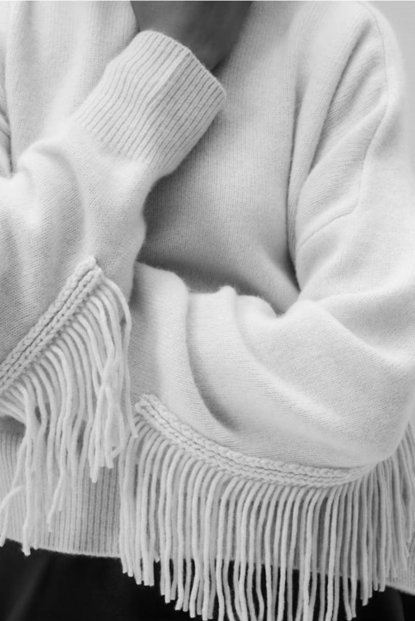 Cashmere Fringe Crew | Black