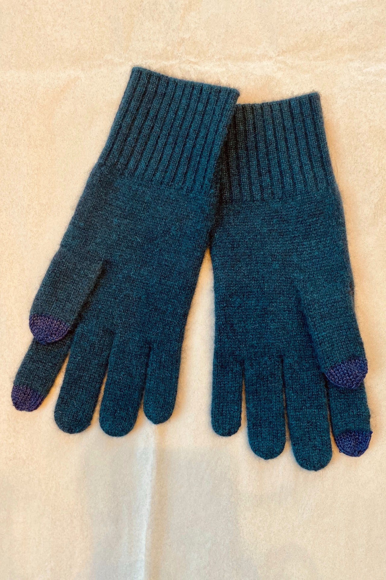 Cashmere Texting Gloves | Spruce